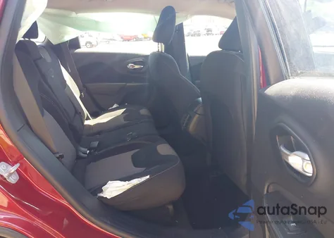 2015 Jeep Cherokee Sport z USA, uszkodzony, nr VIN 1C4PJMAB9FW606597